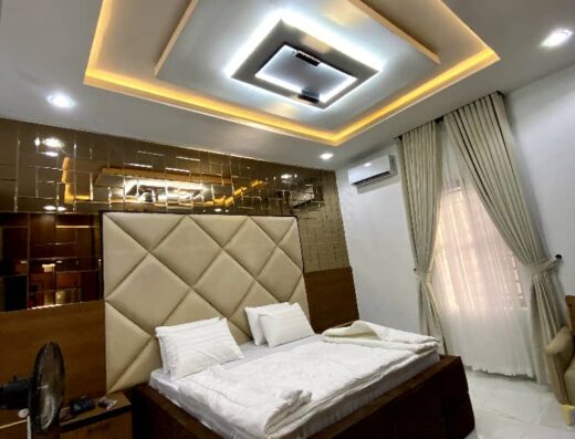 Luxury 2-Bedroom Serviced Apartment in Gbagada – 15 Mins from Airport”