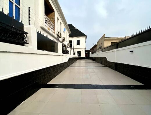 Luxury 2-Bedroom Serviced Apartment in Gbagada – 15 Mins from Airport”
